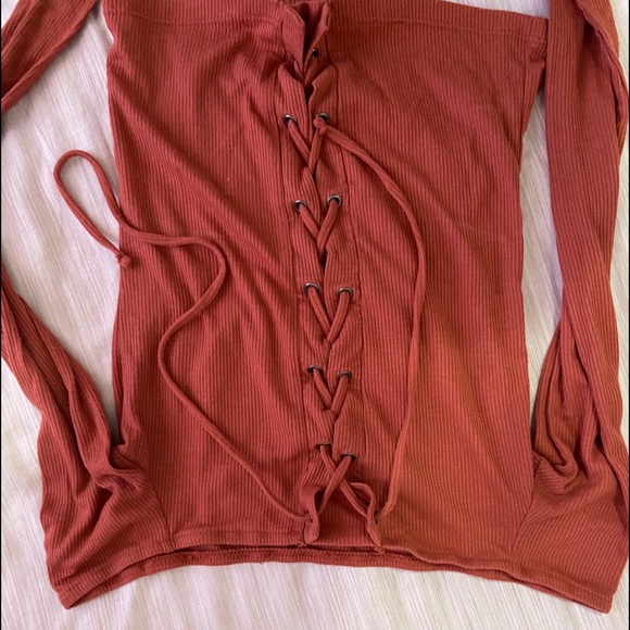 Shoulderless summer shirt - Picture 3 of 3